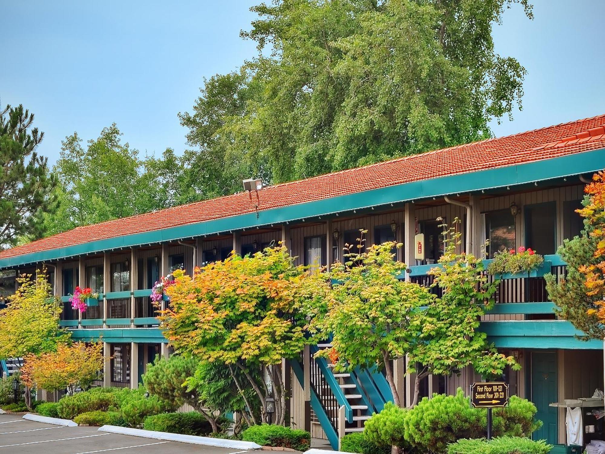 Coachman Inn Oak Harbor Exteriör bild